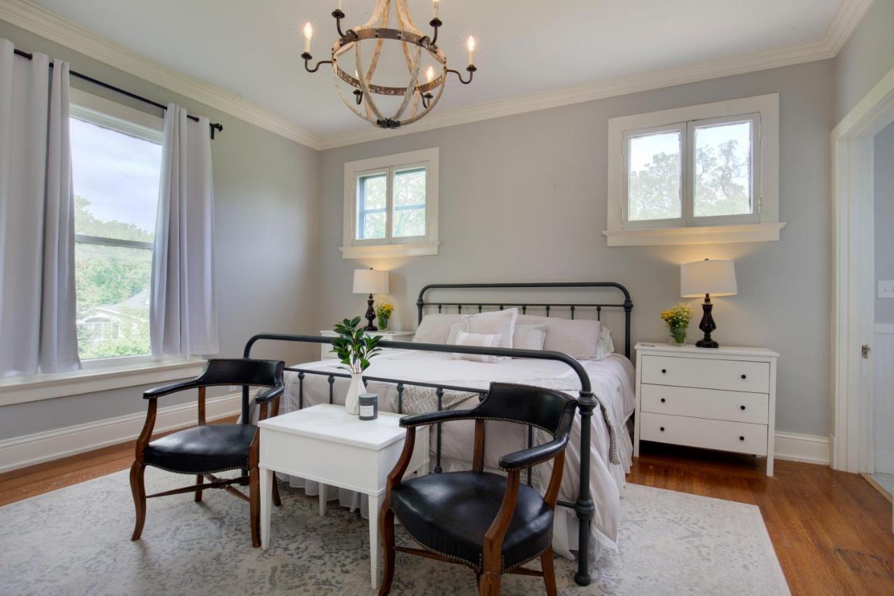 Holiday home Historic Peterson Mansion - Savor Life And Rest With Friends!