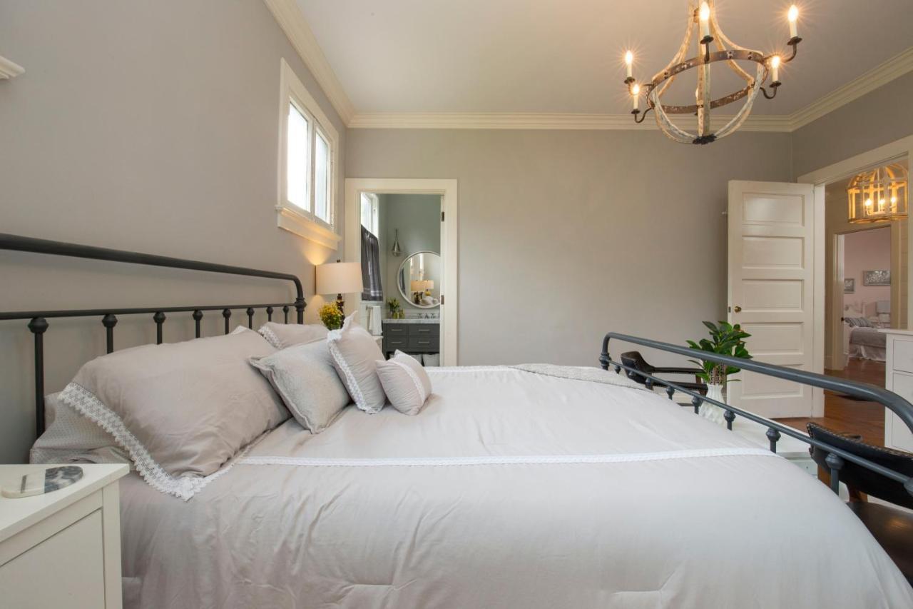 Holiday home Historic Peterson Mansion - Savor Life And Rest With Friends! Louisville